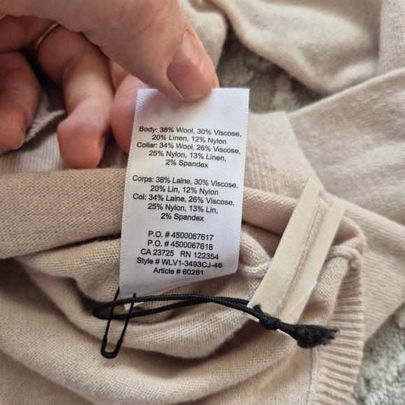 NWOT Babaton Aritzia Women's Neutral Minimalist Cream Crewneck Sweater Size S - Picture 6 of 6